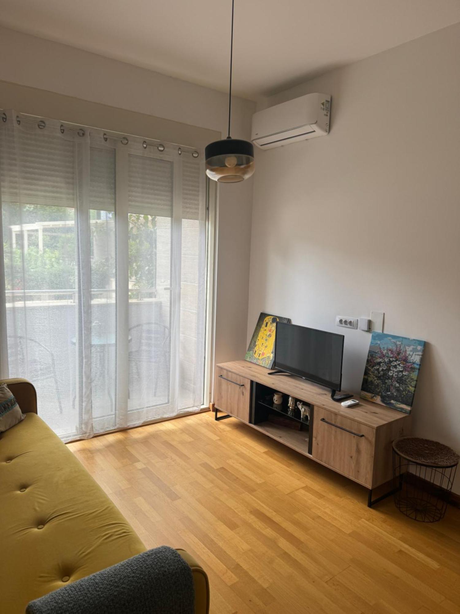 Royal West 5 Min Appartement